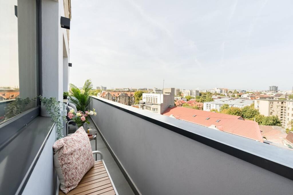 Stunning Views 3Br Sunny Flat - Amazing Terrace Lägenhet Bukarest Exteriör bild